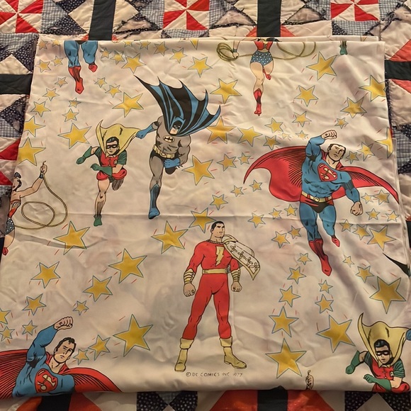 Vintage Wonder Woman DC comics bed sheet - Picture 4 of 5